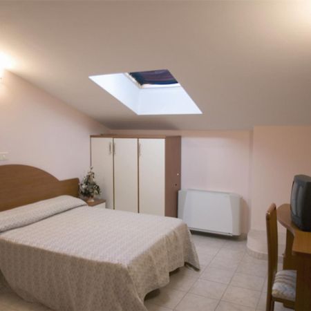 Aloha Park Hotel Campomarino  Buitenkant foto