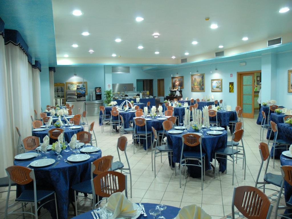 Aloha Park Hotel Campomarino  Buitenkant foto