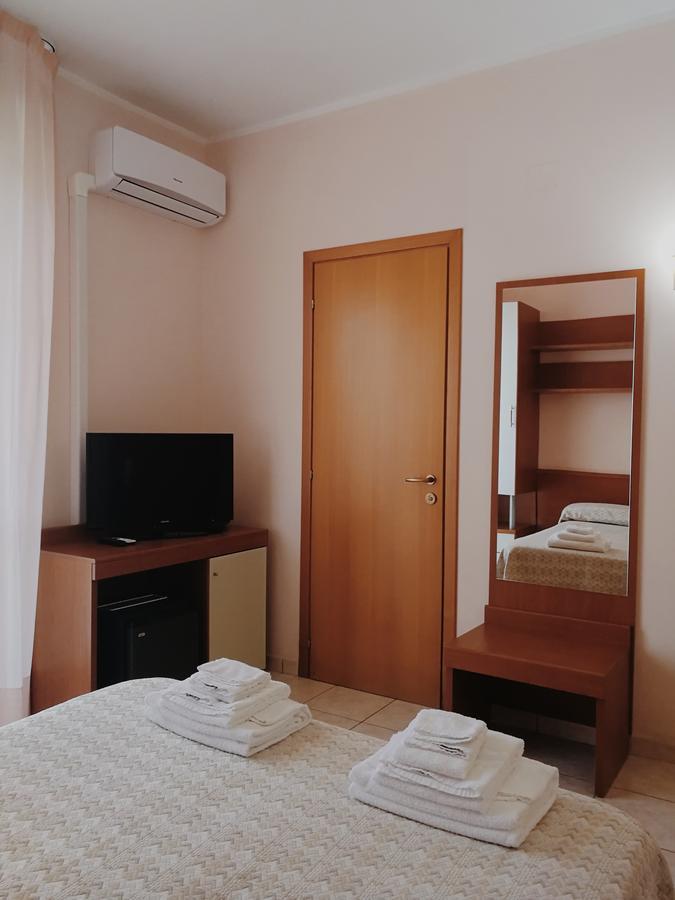 Aloha Park Hotel Campomarino  Buitenkant foto