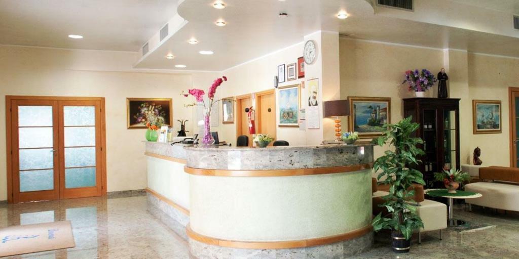 Aloha Park Hotel Campomarino  Buitenkant foto